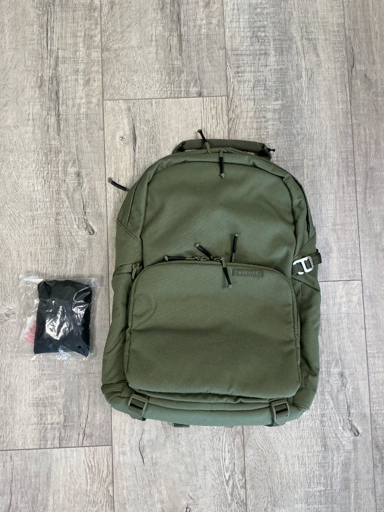 Brevit The Jumper Large Camera Backpack Pine Green Nwt + Rain Cover — image 2 of 7